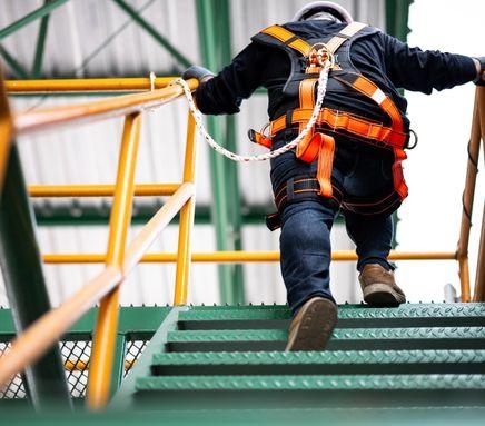 Alles wat je moet weten over de keuring van valbeveiliging